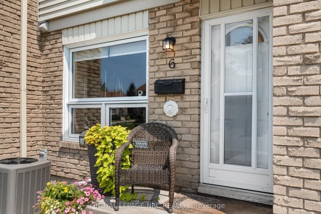 Condo Townhouse at 6767 Thorold Stone Road 6, Niagara Falls, ON L2J 3W9