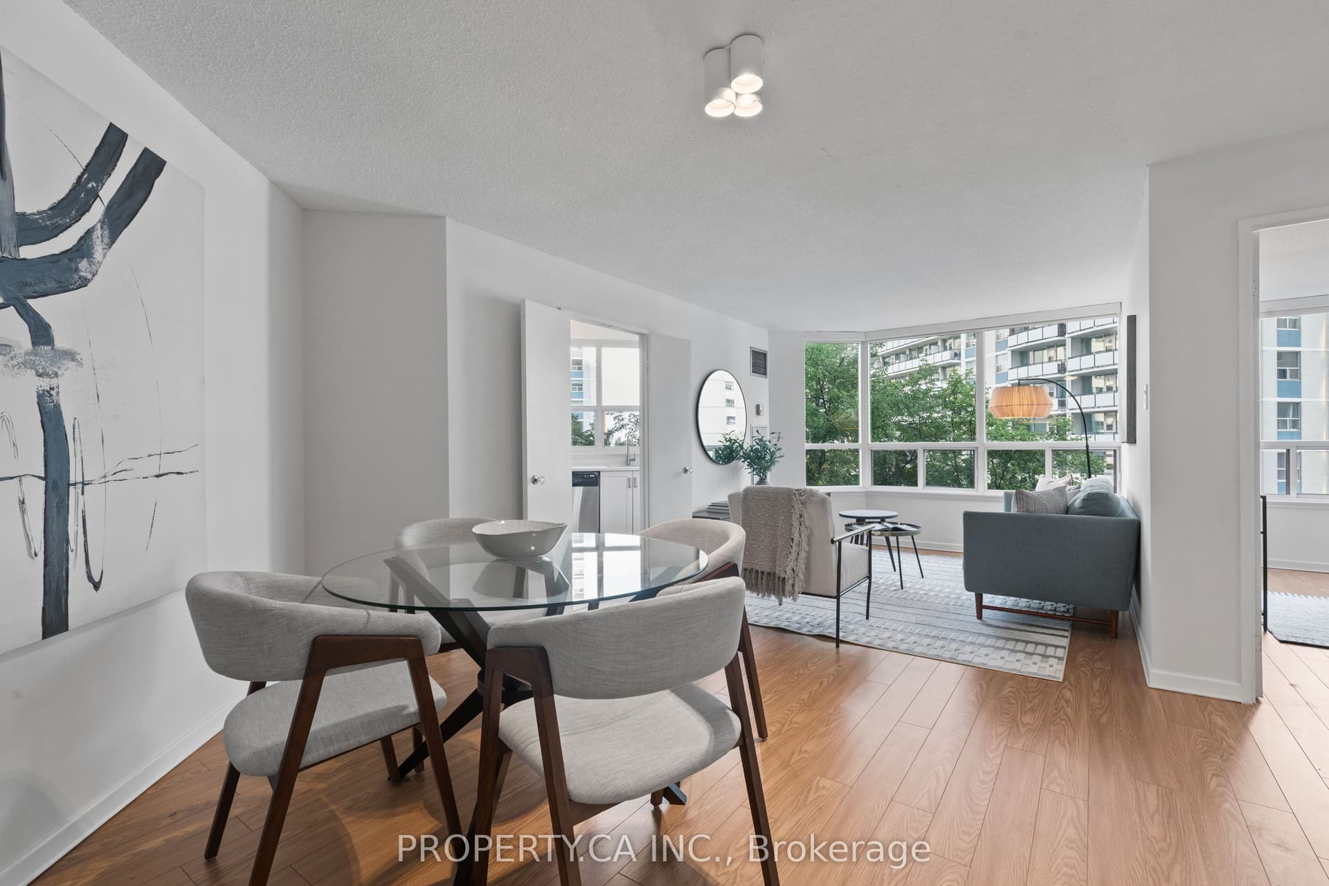 Suite 601 · Floor 6, Unit 601 · 25 Maitland St