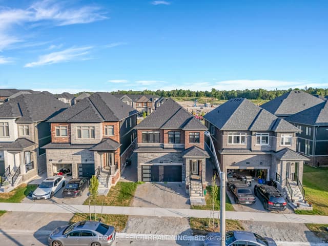 Detached at 7 Barnyard Trail, Barrie, ON L9J 0Y1