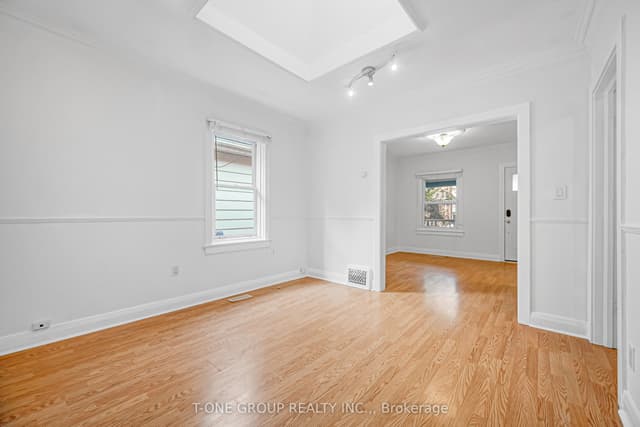 Detached at 13 Twenty Ninth Street, Toronto, ON M8W 3A9, Toronto W06