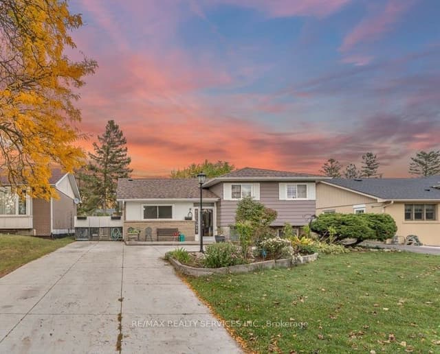 Detached at 53 Windermere Court, Brampton, ON L6X 2L5