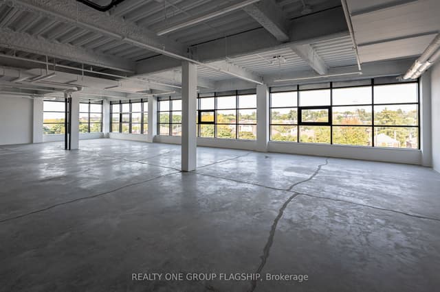 Office at 300 Geary Avenue 405, Toronto, ON M6H 2C5, Toronto W02