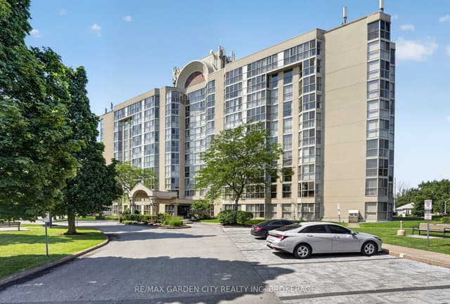 Condo Apartment at 162 Martindale Road 704, St. Catharines, ON L2S 3S4