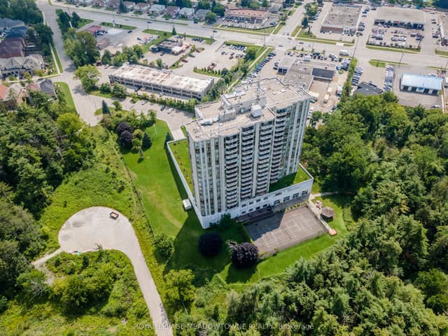 Condo Apartment at 20 McFarlane Drive 702, Halton Hills, ON L7G 5J8