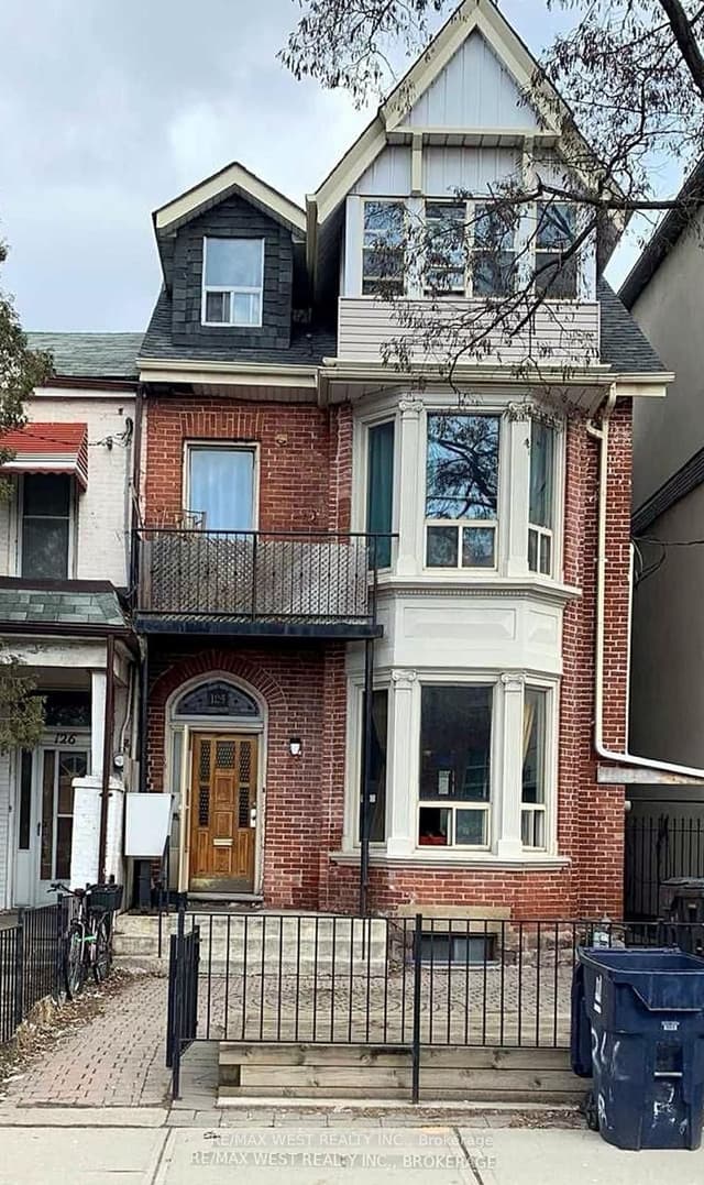 Semi-Detached at 124 Baldwin Street, Toronto, ON M5T 1L6, Toronto C01