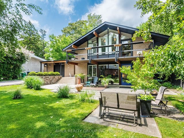Detached at 12 Woodbrook Drive, Brampton, ON L6W 1W5
