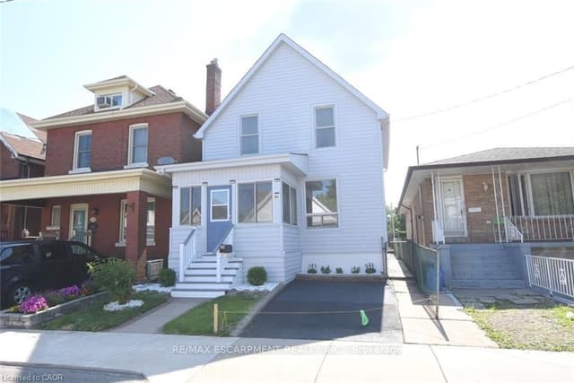 Detached at 26 Fairview Avenue, Hamilton, ON L8L 7B4