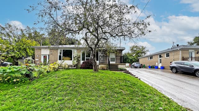 Semi-Detached at 244 Browndale Crescent Bachelor Unit #BSMNT, Richmond Hill, ON L4C 3J1