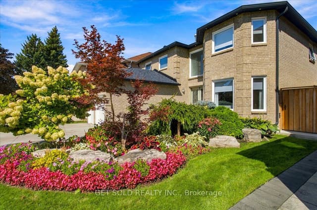 Detached at 10 Coldwater Court, Vaughan, ON L4J 7S4
