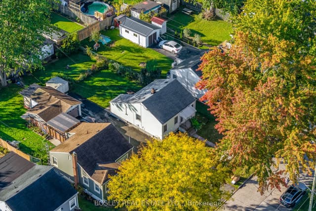 Detached at 13 Hilda Street, St. Catharines, ON L2S 1Z7
