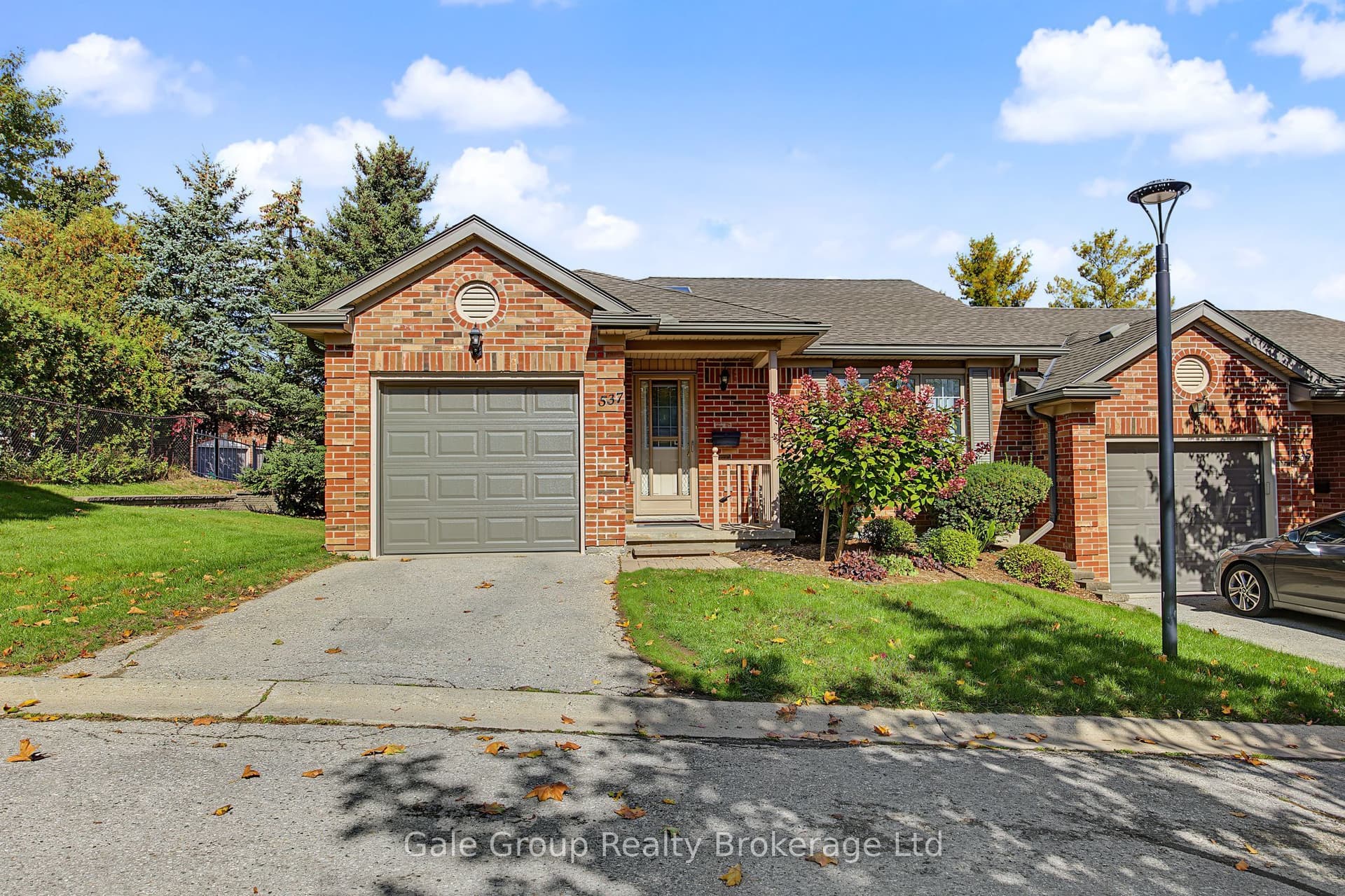 Suite 15, Unit 15 · 537 Nova Scotia Crt S