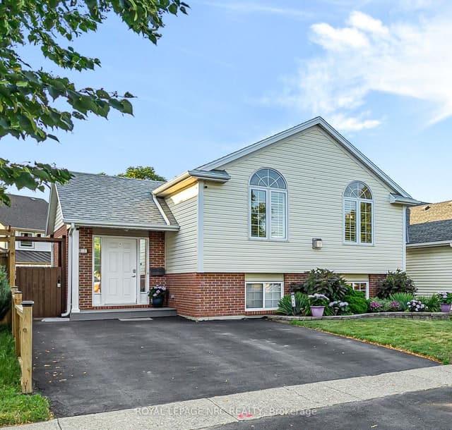 Detached at 551 Scott Street, St. Catharines, ON L2M 6Y4