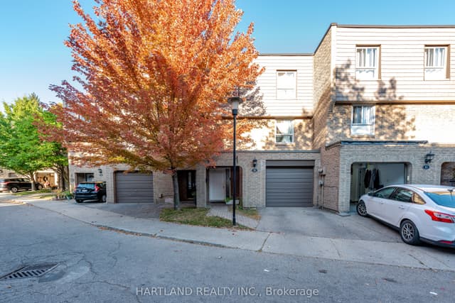 Condo Townhouse at 405 Hyacinthe Boulevard 50, Mississauga, ON L5A 3N1