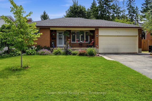 Detached at 127 Carson Drive, Kitchener, ON N2B 2Z4