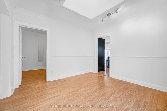Detached at 13 Twenty Ninth Street, Toronto, ON M8W 3B2, Toronto W06