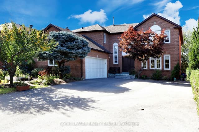 Detached at 5680 Oldcastle Crescent, Mississauga, ON L5M 4X5