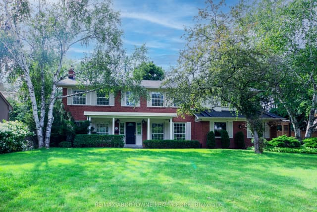Detached at 1290 Braeside Drive, Oakville, ON L6J 2A4