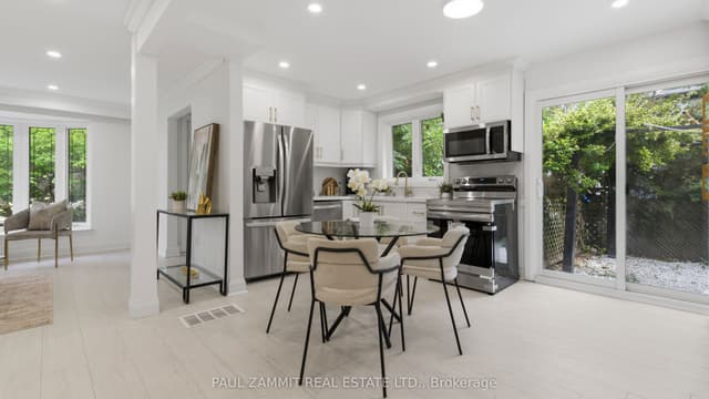 Semi-Detached at 6 King Richard Court, Markham, ON L3P 1M1