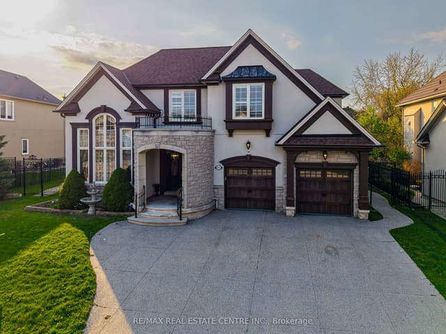 Detached at 645 Cranleigh Court, Mississauga, ON L5H 4L4