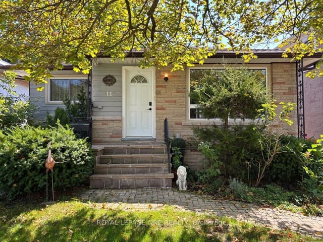 Detached at 11 Rebecca Street, St. Catharines, ON L2S 2G7