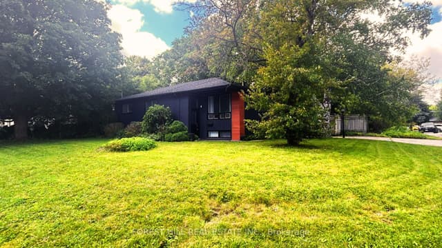Detached at 1 Willis Drive, Aurora, ON L4G 2J8
