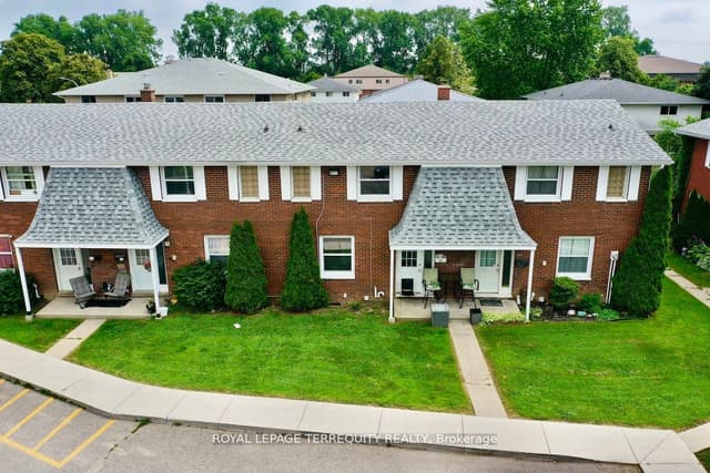 Condo Townhouse at 14 Orchard Place, Chatham-Kent, ON N7M 1A6