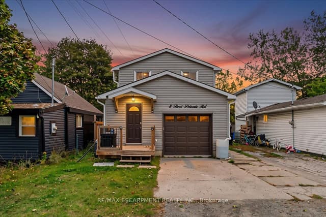 Detached at 8 First Private Road, Hamilton, ON L8E 5B9