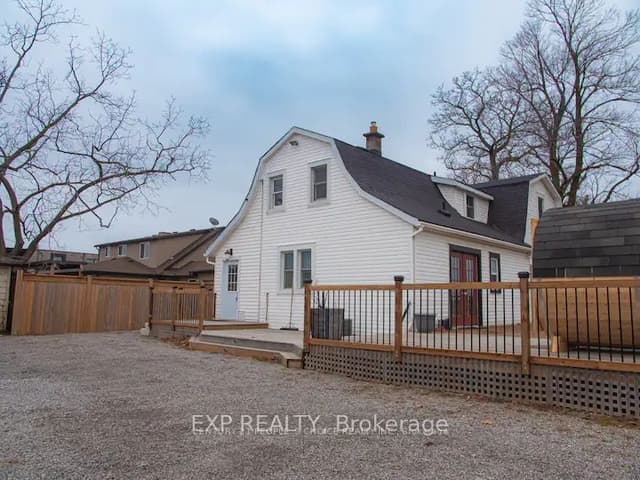Detached at 3090 Montrose Road, Niagara Falls, ON L2E 6S4