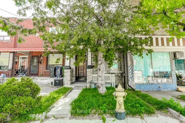 Att/Row/Townhouse at 177 Bellwoods Avenue, Toronto, ON M6J 2P8, Toronto C01