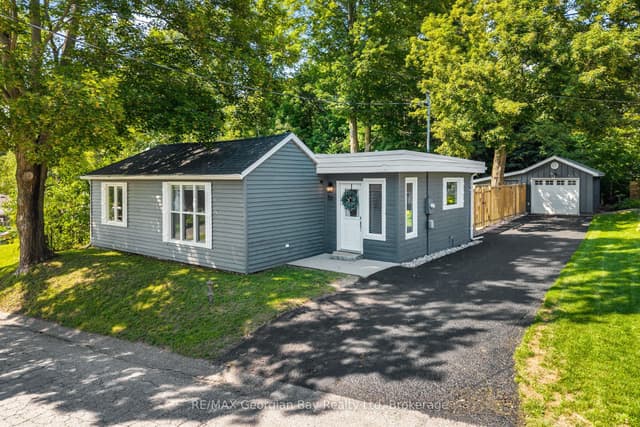 Detached at 59 Broad Street, Penetanguishene, ON L9M 1G4