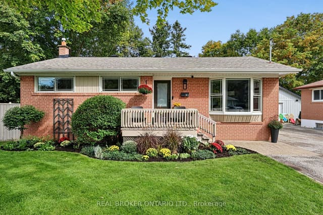 Detached at 110 Murray Drive, Aurora, ON L4G 2C5
