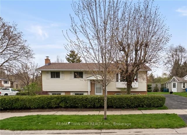 Detached at 602 Highpoint Avenue, Waterloo, ON N2L 4N1