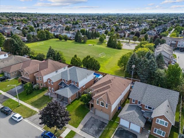 Detached at 989 Deer Valley Drive, Oshawa, ON L1J 8N2