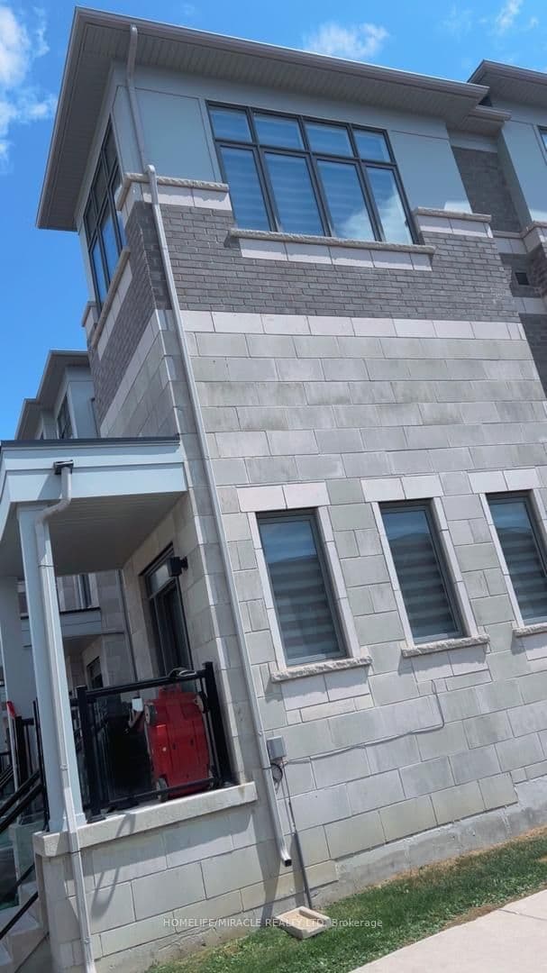 Att/Row/Townhouse at 771 Chinook Path, Oshawa, ON L1H 0A7