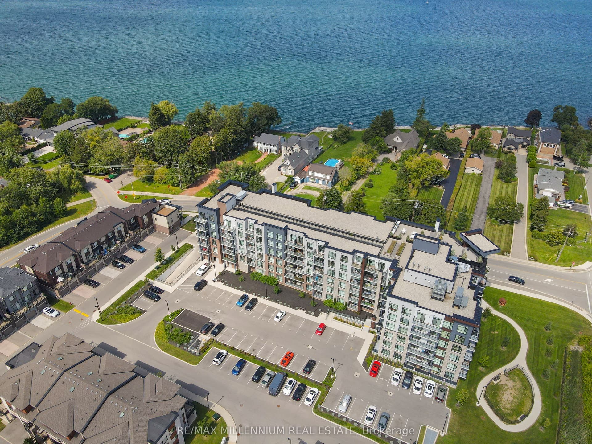 Suite 403 · Floor 4, Unit 403 · 600 North Service Rd