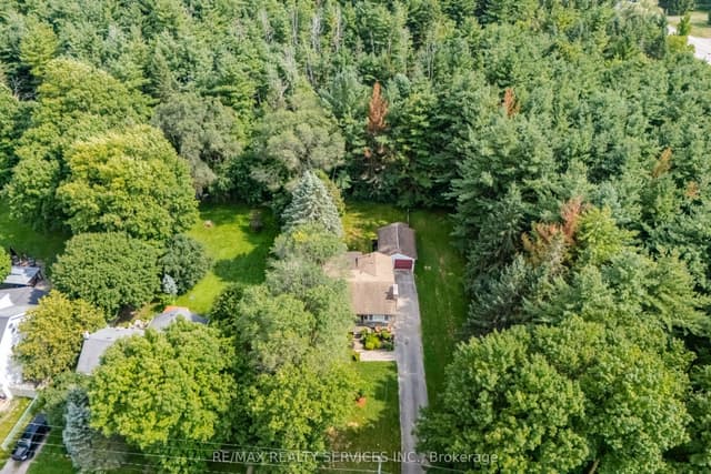 Detached at 43 Maple Avenue, Caledon, ON L7C 1J5