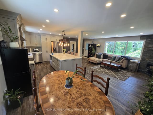 Detached at 18802 Heart Lake Road, Caledon, ON L7K 1Z7