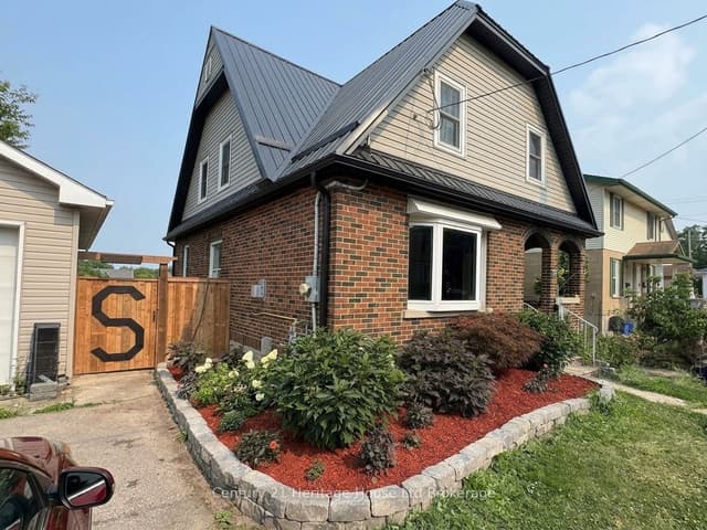 Detached at 87 Bay Street, Woodstock, ON N4S 3K7
