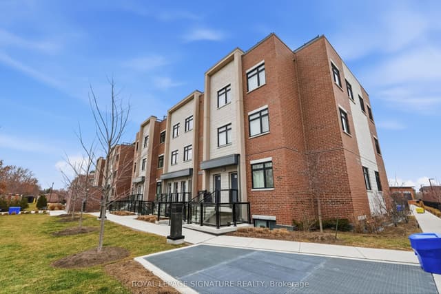 Condo Townhouse at 1062 Douglas McCurdy Common 227, Mississauga, ON L5G 0C6