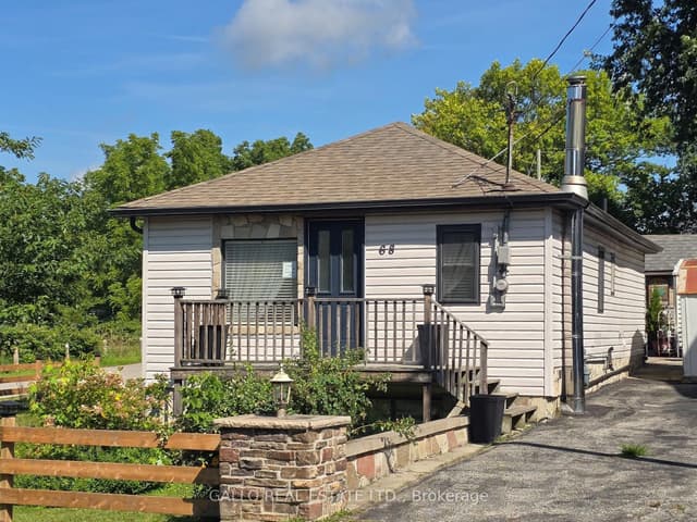 Detached at 68 Valley Road, Whitchurch-Stouffville, ON L4A 7X3