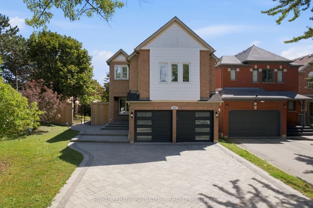 Detached at 2516 Willowburne Drive, Mississauga, ON L5M 5E9