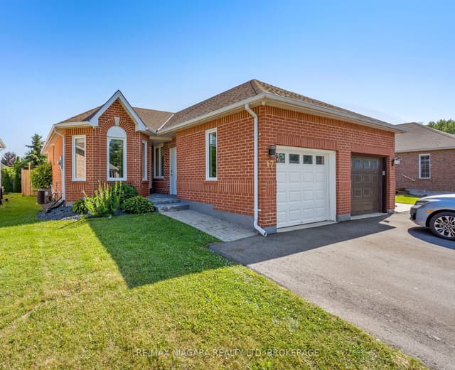 Semi-Detached at 17 Jackson Court W, Welland, ON L3C 7G2