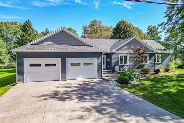 Detached at 22 Crerar Avenue, Welland, ON L3C 2Z3