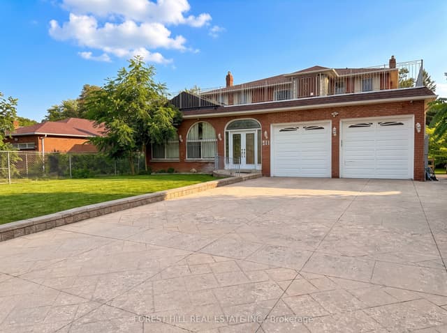 Detached at 211 Carrville Road, Richmond Hill, ON L4C 6E4