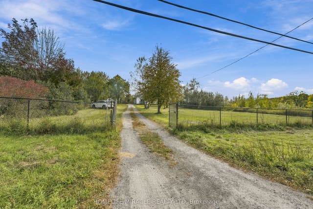 Detached at 2019 Hamilton Road, Quinte West, ON K8V 5P8
