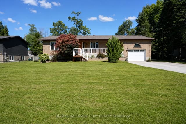 Detached at 51 Indianola Crescent, Wasaga Beach, ON L9Z 2W4
