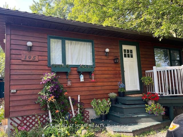 Detached at 195 Lakeland Crescent, Richmond Hill, ON L4E 3A4