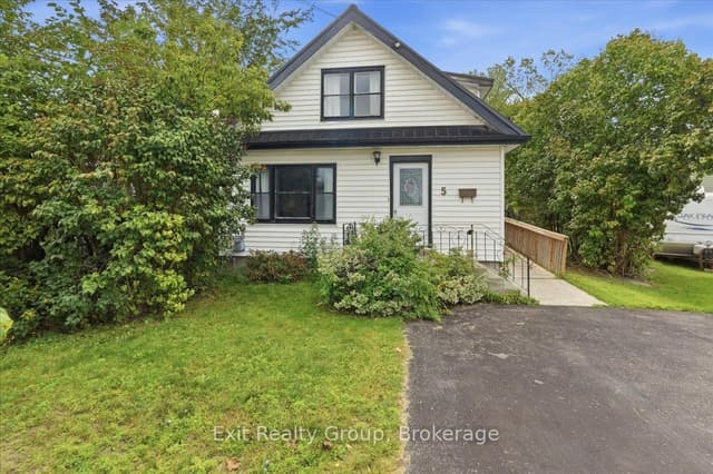 Detached at 5 Charlotte Street, Quinte West, ON K8V 2C1