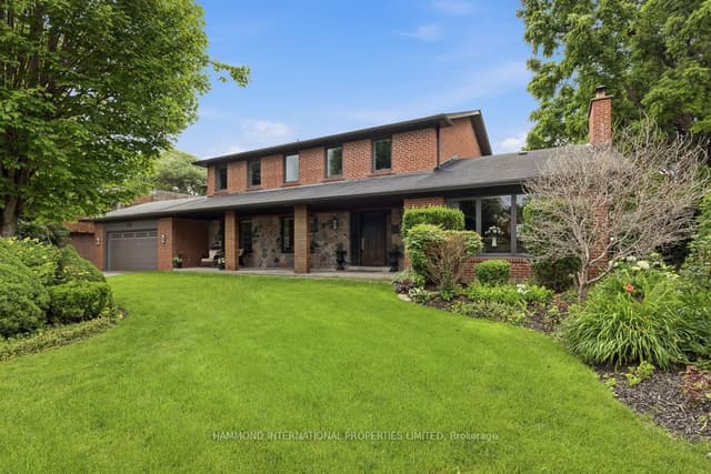 Detached at 19 Fairway Heights Crescent, Markham, ON L3T 1K1