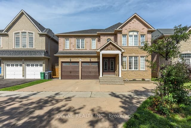 Detached at 4911 Maxine Place, Mississauga, ON L4Z 4H7